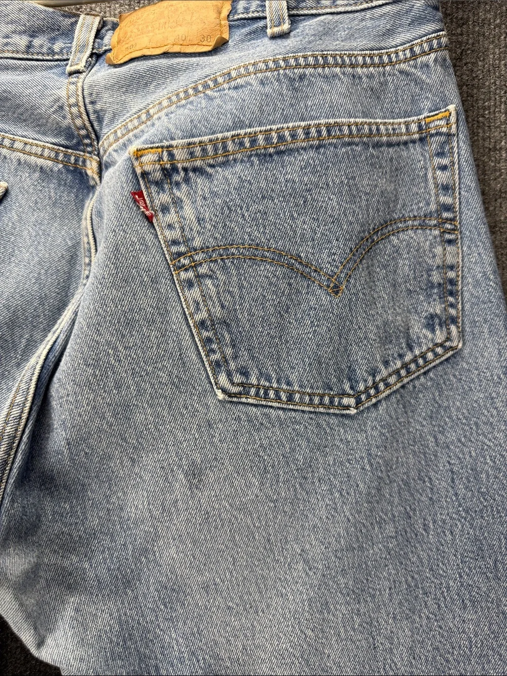 Vintage Levi's 501 Classic Straight Button Fly Men's Jeans W40 L30 10/2001